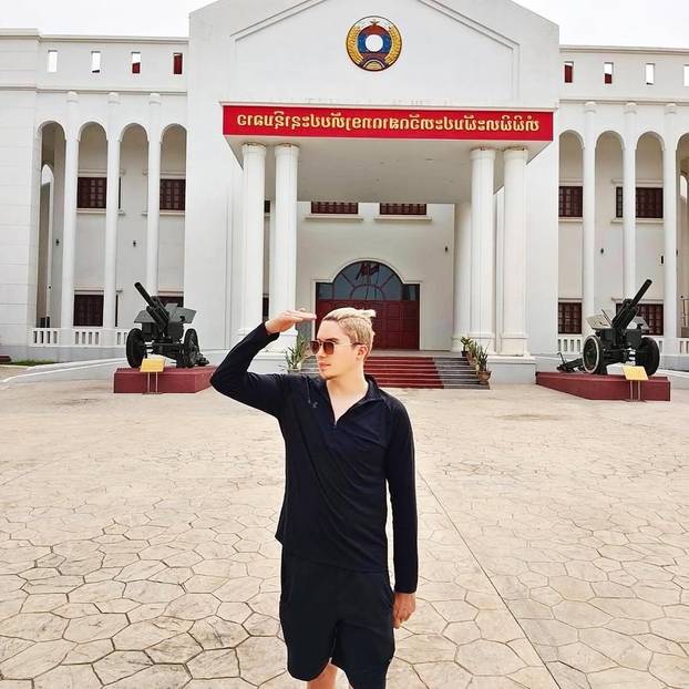 Učitelj spiskao 600.000 € da bude Azijatkinja! Sad želi opet biti muško: 'Brusili su mi kosti'