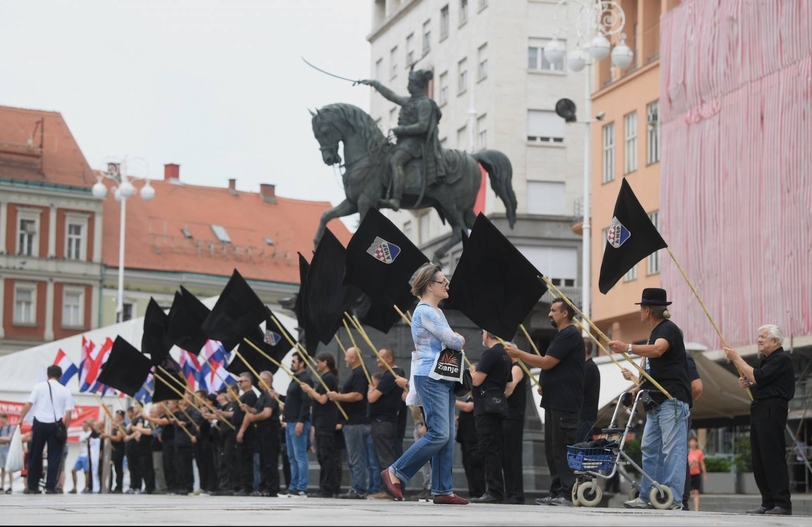 Zagreb: Mimohod A-HSP-a povodom Antunova