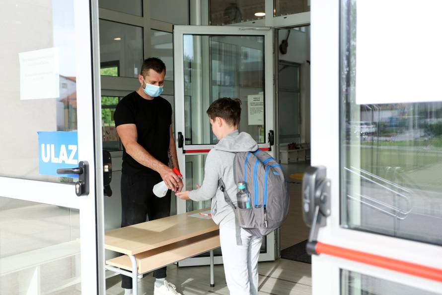 Hrvatska ostala kod kuće, čak i škole od 500 učenika su prazne