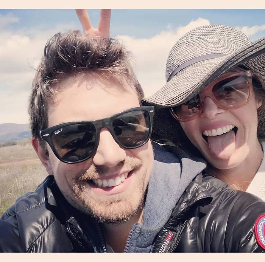 Leona Paraminski (41) je trudna