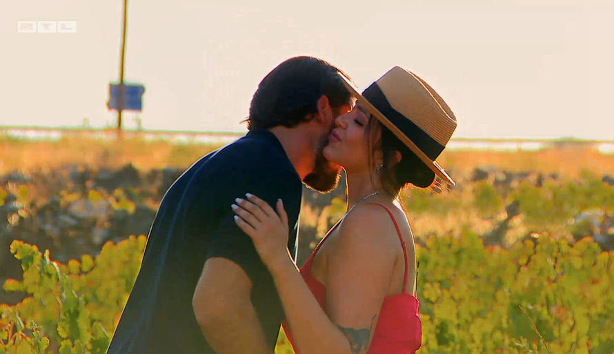 Miloš bio na romantičnom spoju s Laurom, a Barbari dao ružu...