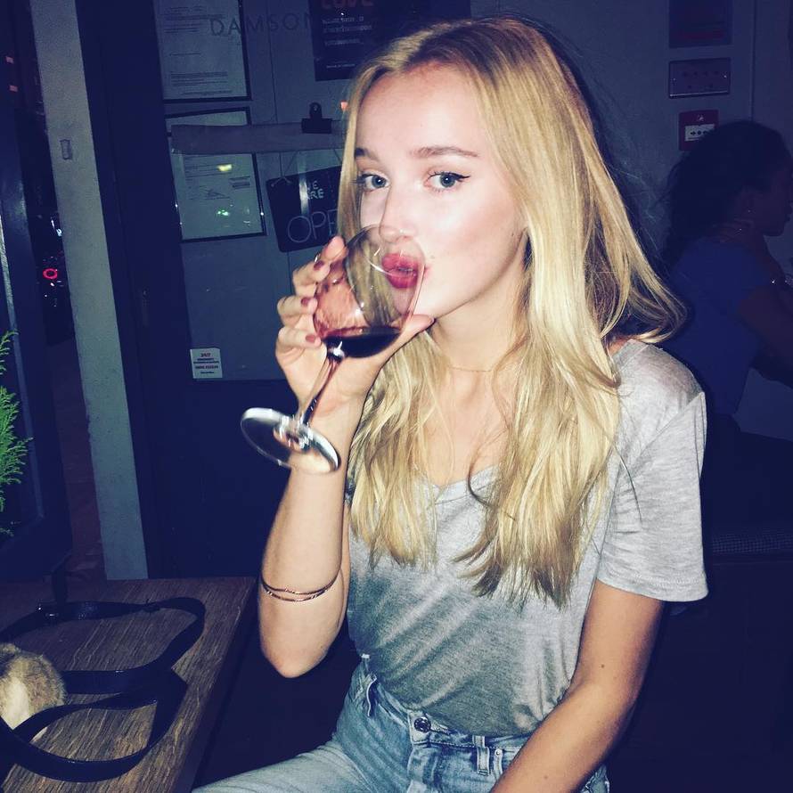 Zvijezda popularne Netflixove serije 'Bridgerton' ljetuje u Istri