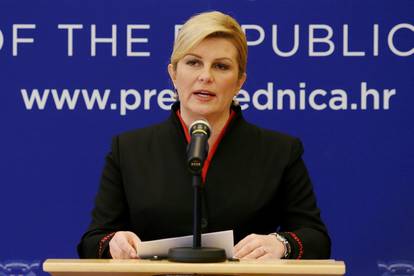 Mora ih vratiti: Kolinda dobila na dar 300 australskih dolara