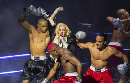 Madonna u boksačkom ringu s rukavicama i svilenom ogrtaču: 'London je bio nokaut. Hvala!'