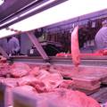 Trgovci traže odmrzavanje cijena šećera i povećanje marže na svinjsko meso zbog gubitka