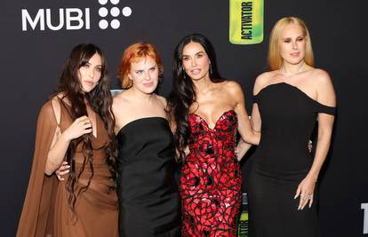 Kći (36) Demi Moore još uvijek se zajedno kupa sa sestrama: Neki misle da je to čudno, ja ne!