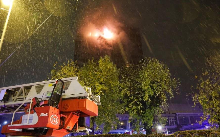 Zagreb: Požar u Vjesnikovom neboderu