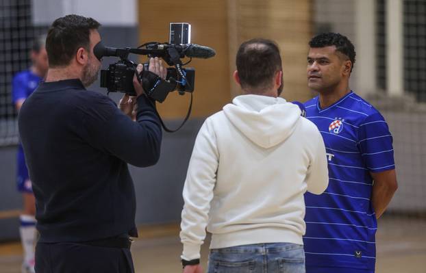 Zagreb: Veterani Dinama i Hajduka odigrali humanitarnu utakmicu