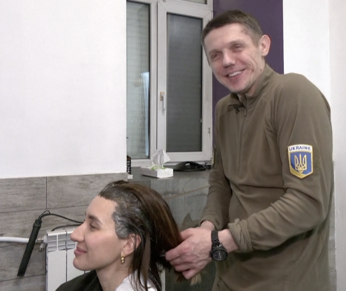 VIDEO Oleksandr je preko dana frizer, a noću 'lovac na ruske dronove': 'Sve za domovinu'