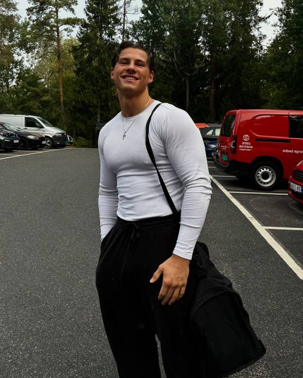 FOTO Petar studira medicinu u Norveškoj i izgleda kao Apolon: Doktore, pregledaj me!