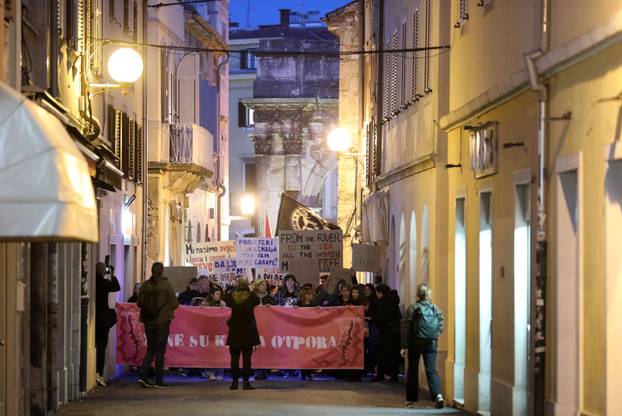 Pula: 4. Noćni marš u Puli pod parolom Žene - kičma otpora