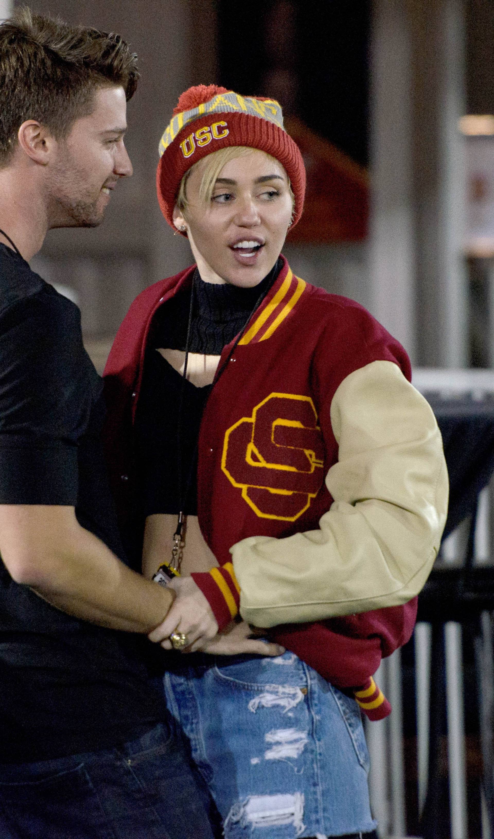Miley Cyrus sighting - Los Angeles