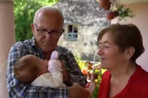 Sonja (57) i Marko (69) iz Crne Gore postali roditelji djevojčice: Želja nam je da rodim i dječaka
