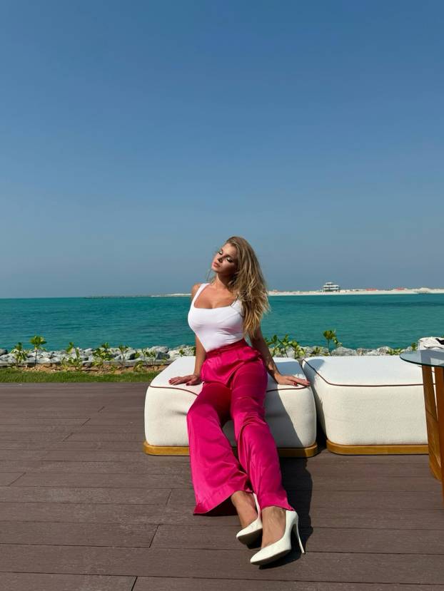 FOTO Bila je nadarena plivačica, a sada se skida za časopis. Ima savršene tjelesne proporcije