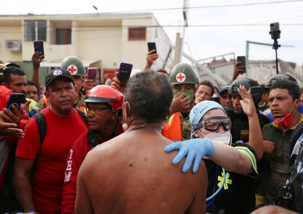 Aftermath of earthquakes in La Guaira