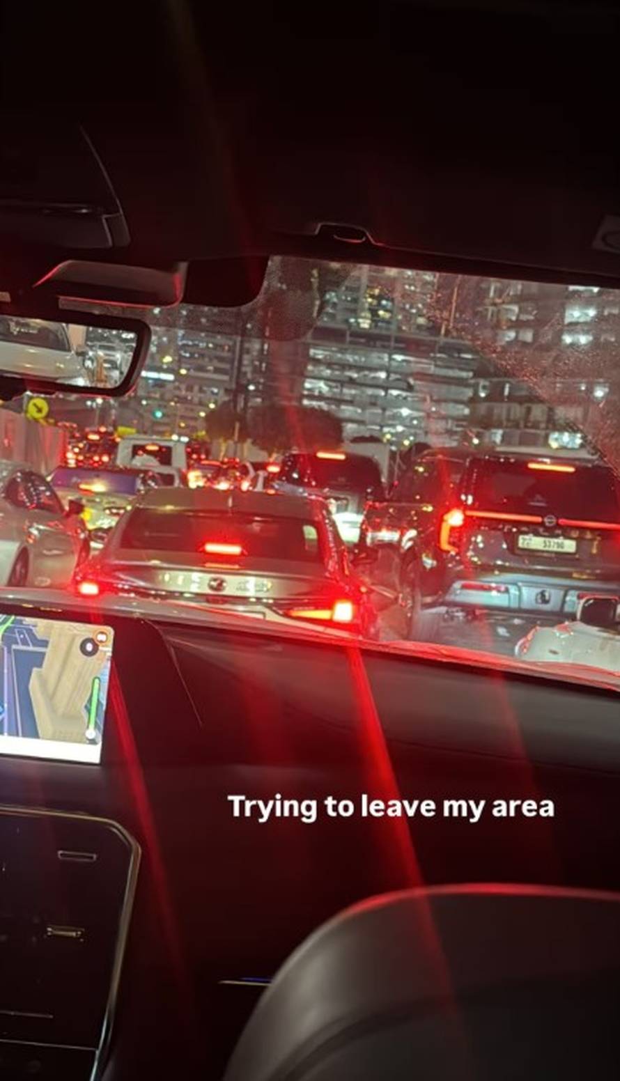 Brojni influenceri 'zarobljeni' u Dubaiju, među njima i Petra Ecclestone: Skrivali se i u kadi