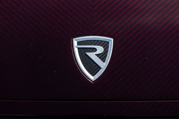 Rimac Nevere parkirane ispred Rimac kampusa u Kerestincu povodom Trilblazers Toura