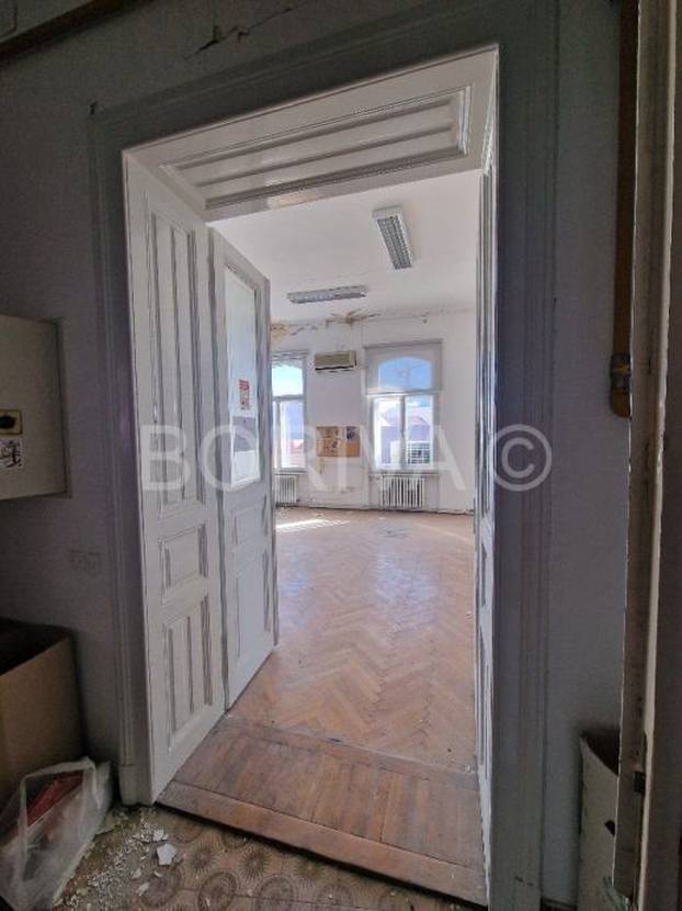 FOTO Za ovaj stan u Zagrebu traže 600.000 €: 'Nije saniran od potresa. Treba renovaciju'