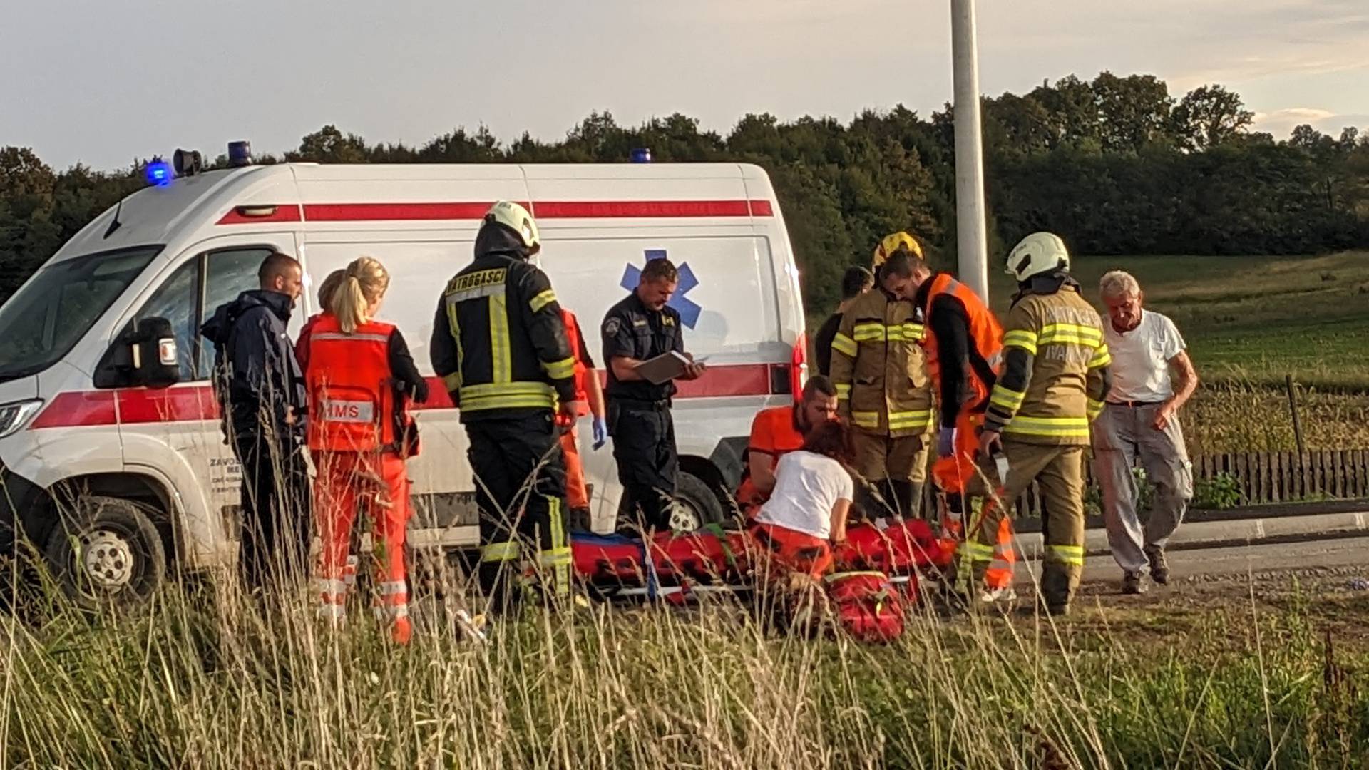 VIDEO Tragedija kod Kloštar Ivanića: Jedan poginuli, drugog helikopter vozio u KB Dubrava