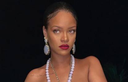 Rihanna pozirala bez grudnjaka