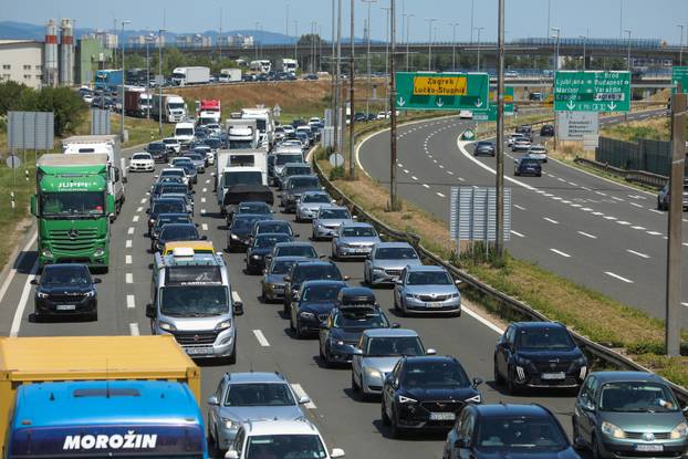 Zagreb: Velike gužve na naplatnoj postaji Lučko