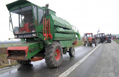 Seljaci zbog cijene pšenice opet prijete blokadom cesta