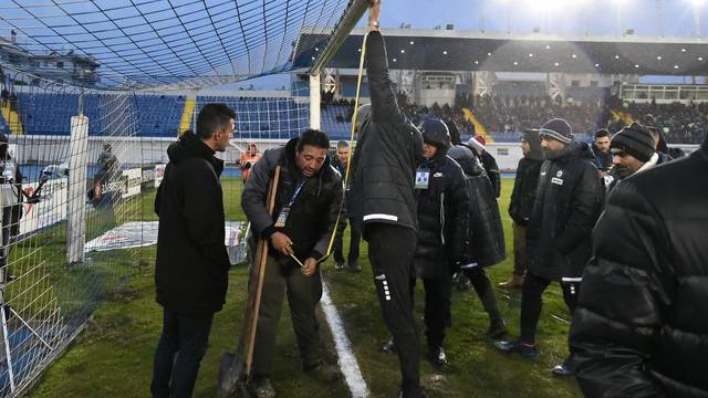 Skandal! Otkazali utakmicu jer su golovi bili 5 centimetara niži