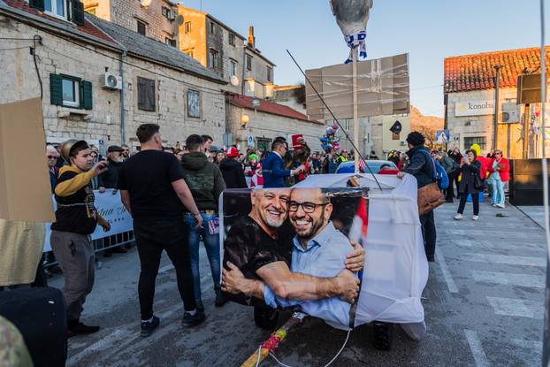 Tito i Ante Pavelić spaljeni kao Krnje u Kaštel Starom