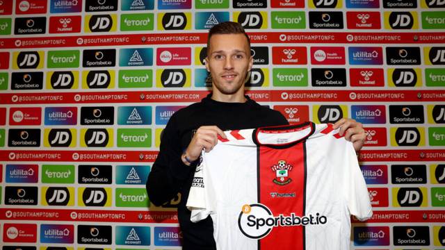 Sad je i službeno: Oršić potpisao za Southampton do ljeta 2025.