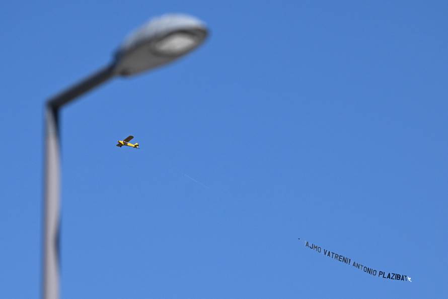 Rotterdam: Plazibat unajmio avion s porukom podrške za hrvatske nogometne reprezentativce