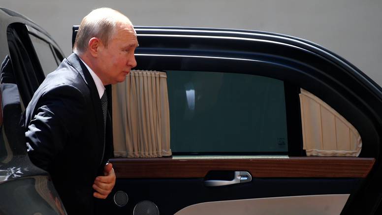 Putin se sastao s papom Franjom u sjeni krize u Ukrajini