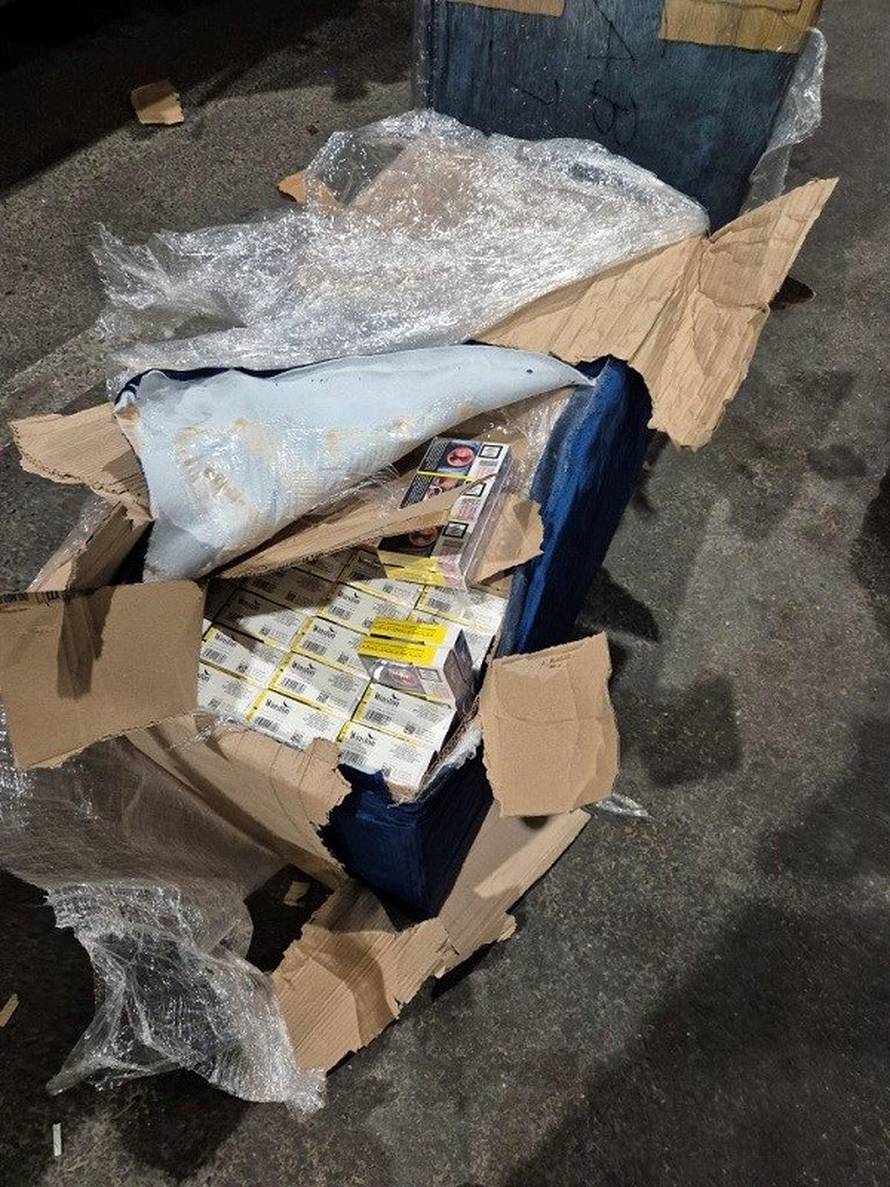 FOTO Srbin pokušao prošvercati 120.000 cigareta u Hrvatsku