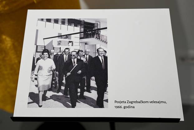 Zagreb: U Srpskom  kulturnom centru, fondacija Jovanka Broz održava izložbu haljina i torbi