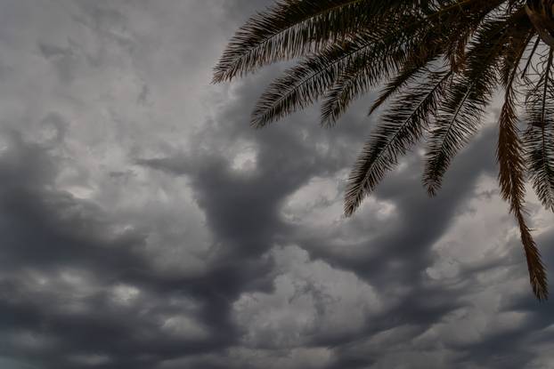 Novalja: Dolazak olujnog nevremena nad Novalju