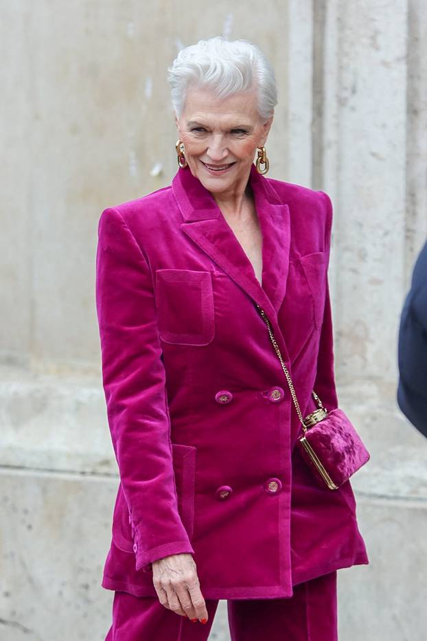 PFW - Elie Saab Womenswear Fall Winter 2023-2024 - Arrivals NB