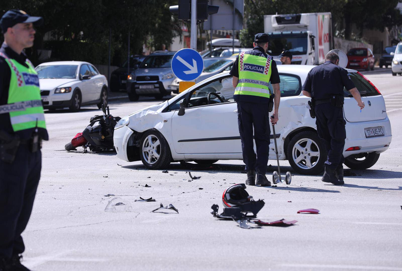 Split: Policijski očevid nakon sudara automobila i motocikla