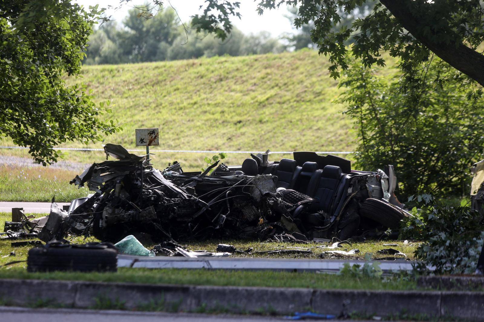 Zagreb: Na Jarunuskom jezeru automobilom se zaletio u stup i poginuo