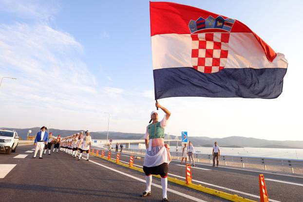 Atmosfera za vrijeme službenog otvorenja Pelješkog mosta 