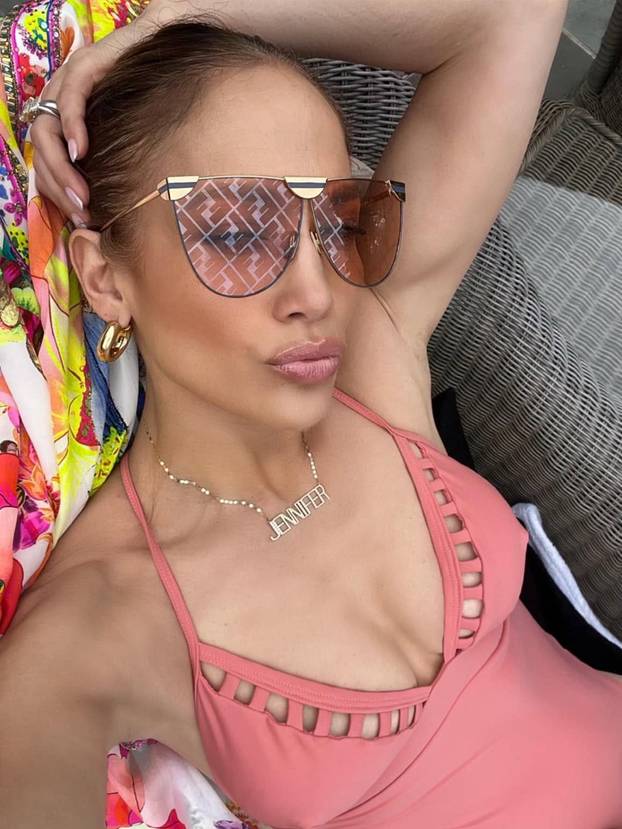 FOTO Jennifer Lopez (56) ima tijelo kao da joj je 25 godina - ovo je tajna njezine fit linije