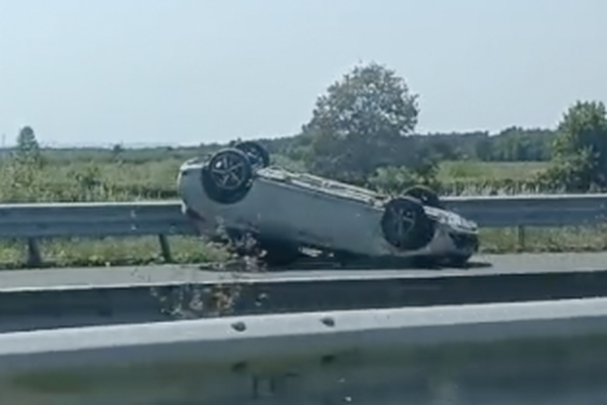 Prevrnuo se auto na autocesti A1
