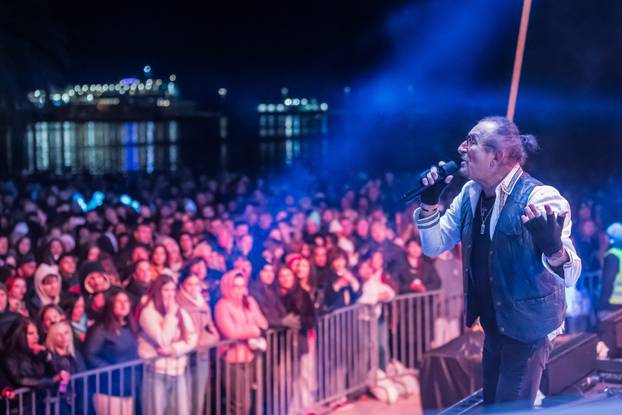 Željko Bebek i Baby Lasagna uvelu su Split u Novu 2026. godinu uz vatromet i dronove