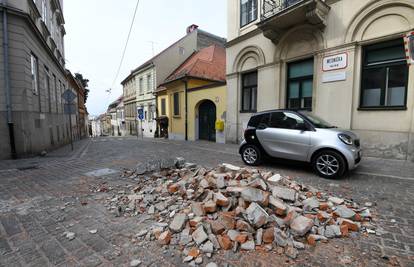U Mesničkoj se na ulicu sasuo crijep: 'To još od potresa nije sanirano, zato se sad urušio!'