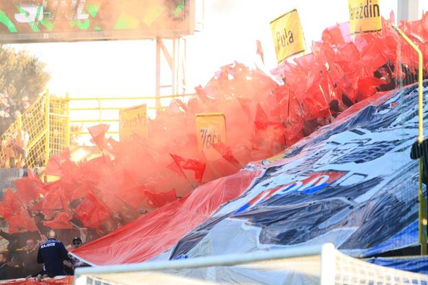 Pula: Navijači Hajduka na susretu 16. kola HNL-a Istra 1961 - Hajduk