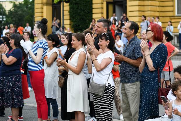Zagrepčani uživaju u Ljetnim večerima HNk-a