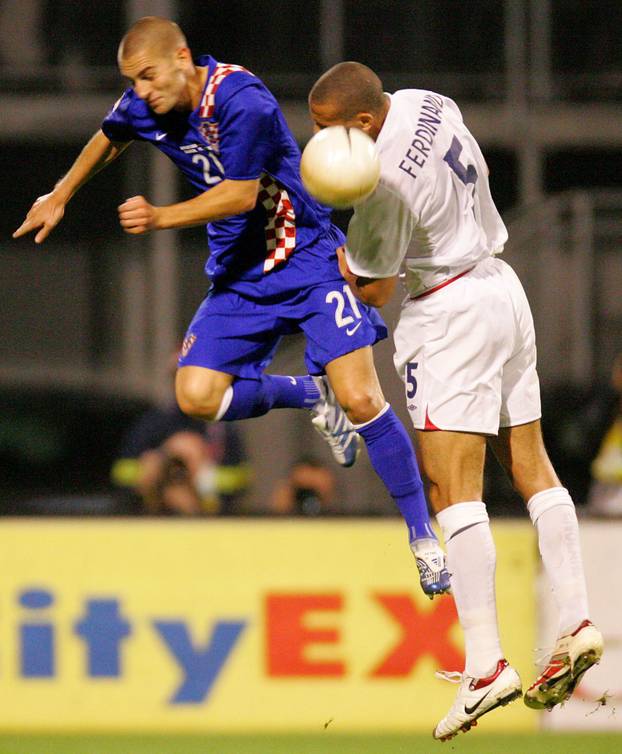 ARHIVA - 2006. Zagreb: Vatreni i "maksimirska krtica" srušili su Englesku 