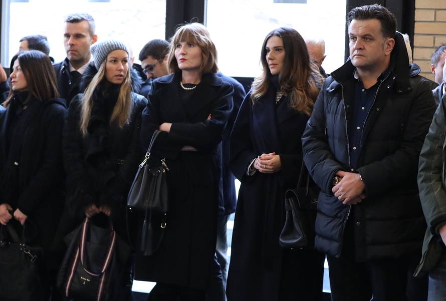 Milana Sijerkovića ispratili su uz pjesmu 'Tamo da putujem'