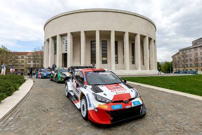 Zagreb: Automobili se provozali centrom grada dan prije početka WRC Croatia Rally