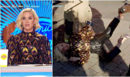 Katy Perry se srušila na pod: Na snimanju je jako curio plin...