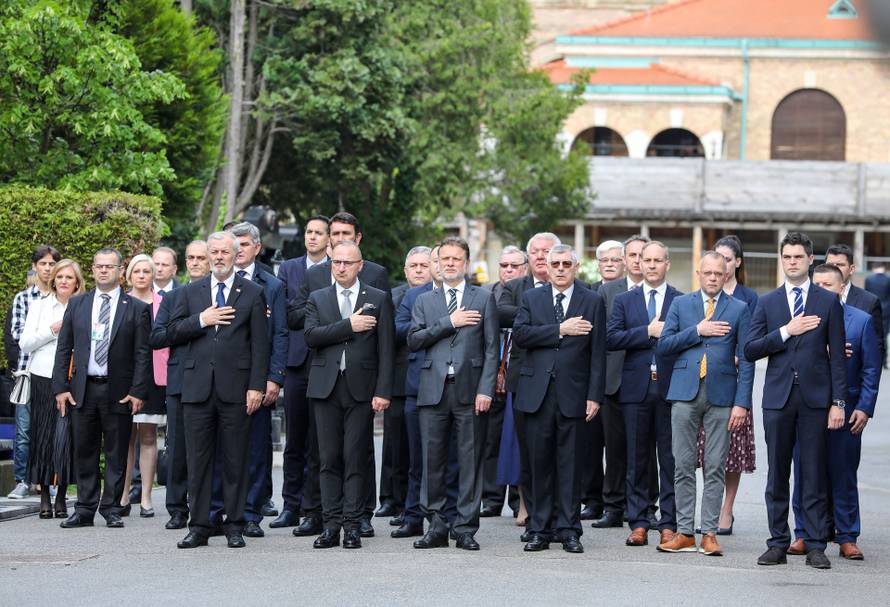 Zagreb: Polaganje vijenaca na Mirogoju povodom 77. obljetnice Bleiburga