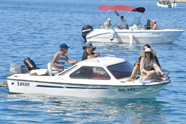 Rogoznica: Ispra?aj Gospe od Kapelice